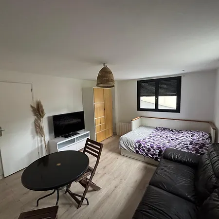 Charmant Studio Apartment *